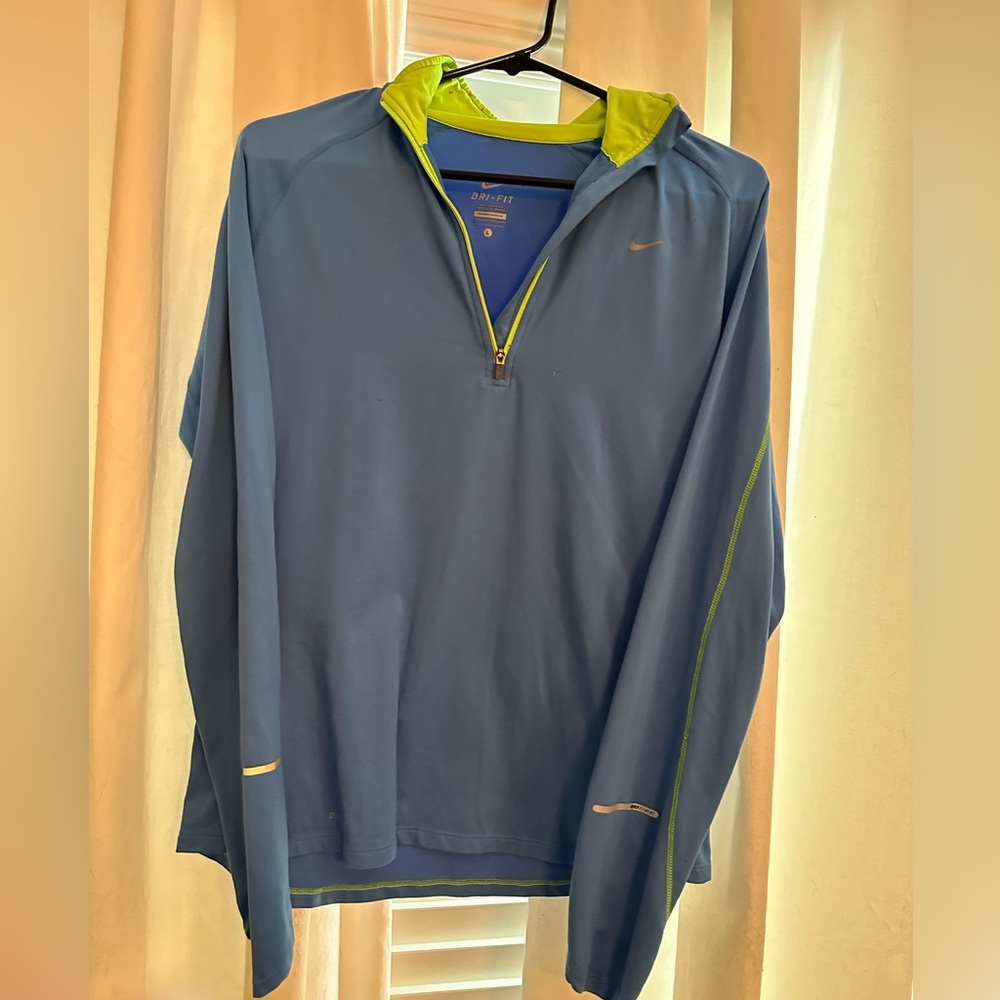 Nike Element Quarter Zip Pullover - L